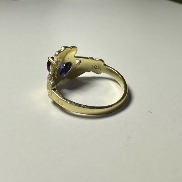 10K gold and sapphire claddagh ring - Picture 6 of 6